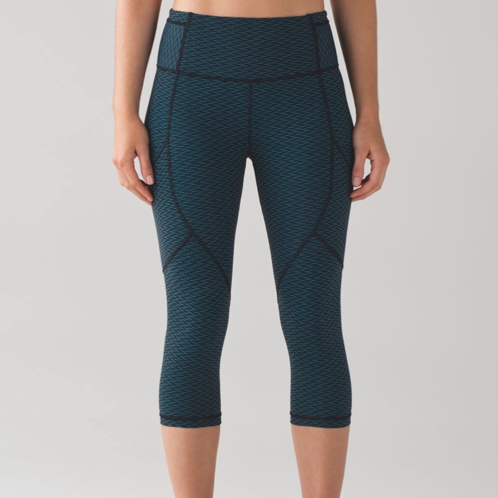 Lululemon Outrun Crop Leggings